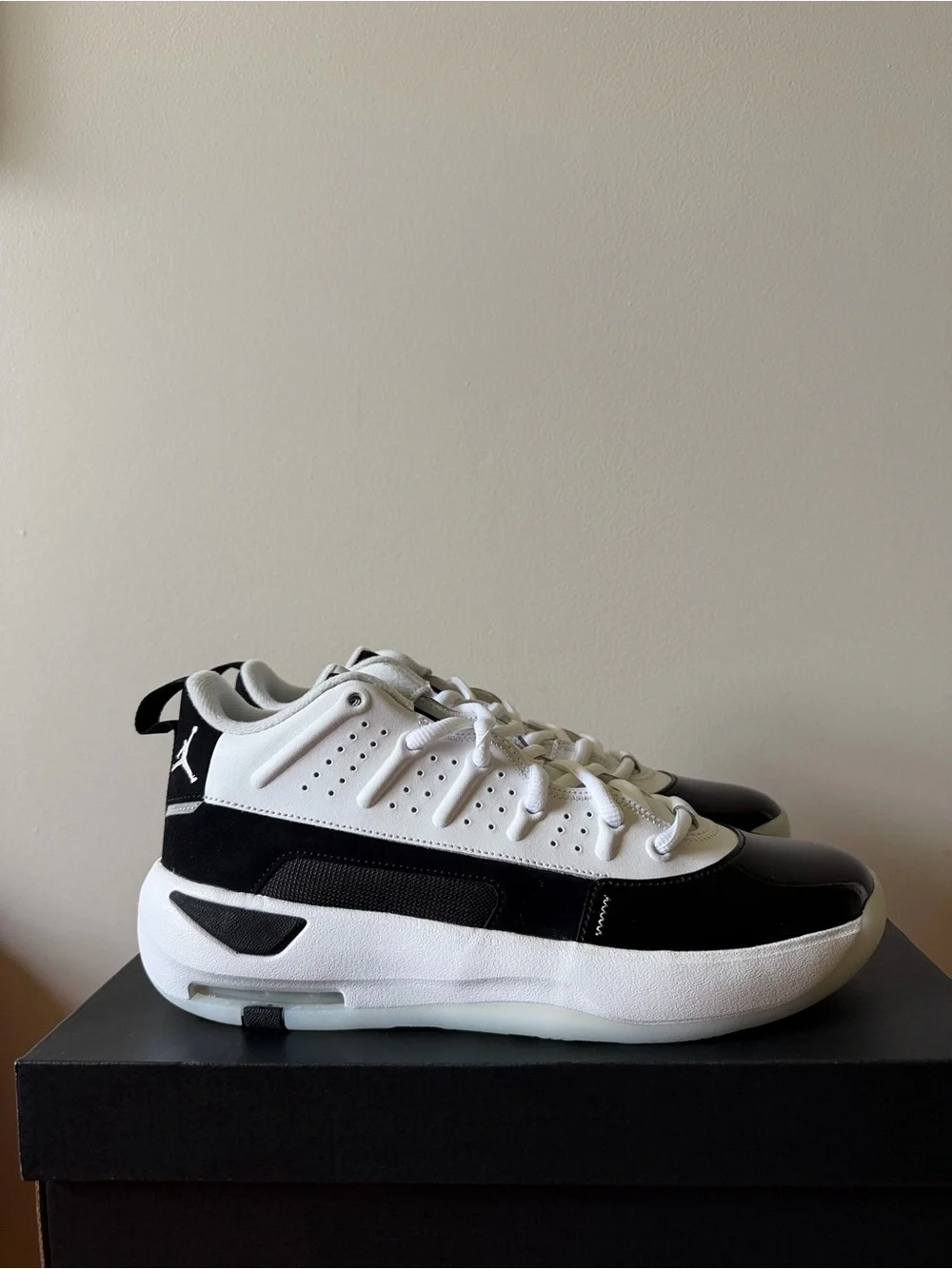 Air Jordan Max Aura 7 White Black HQ2091-100 Men’s Size 8.5